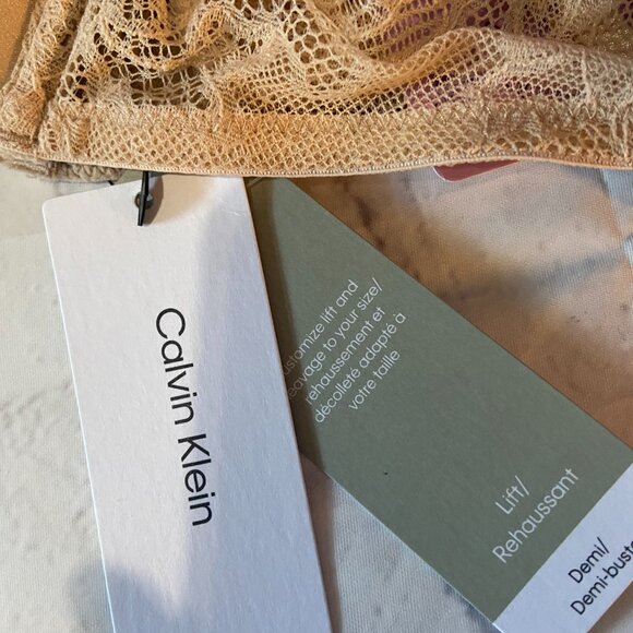 **Calvin Klein** Seductive Comfort Lace Push-Up Demi Bra 34B NWT - Picture 3 of 4